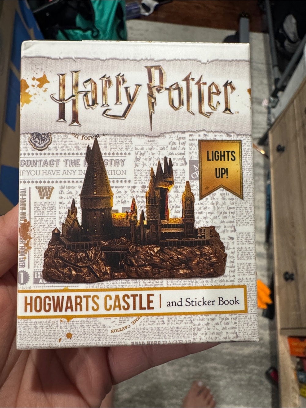 Harry Potter Hogwarts Castle Lights-Up and Sticker Book - Bronze